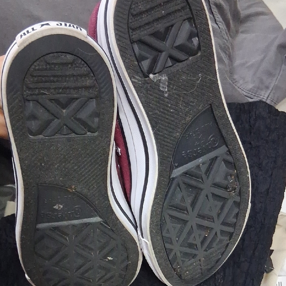 Converse Burgundy Sneakers - Picture 5 of 8